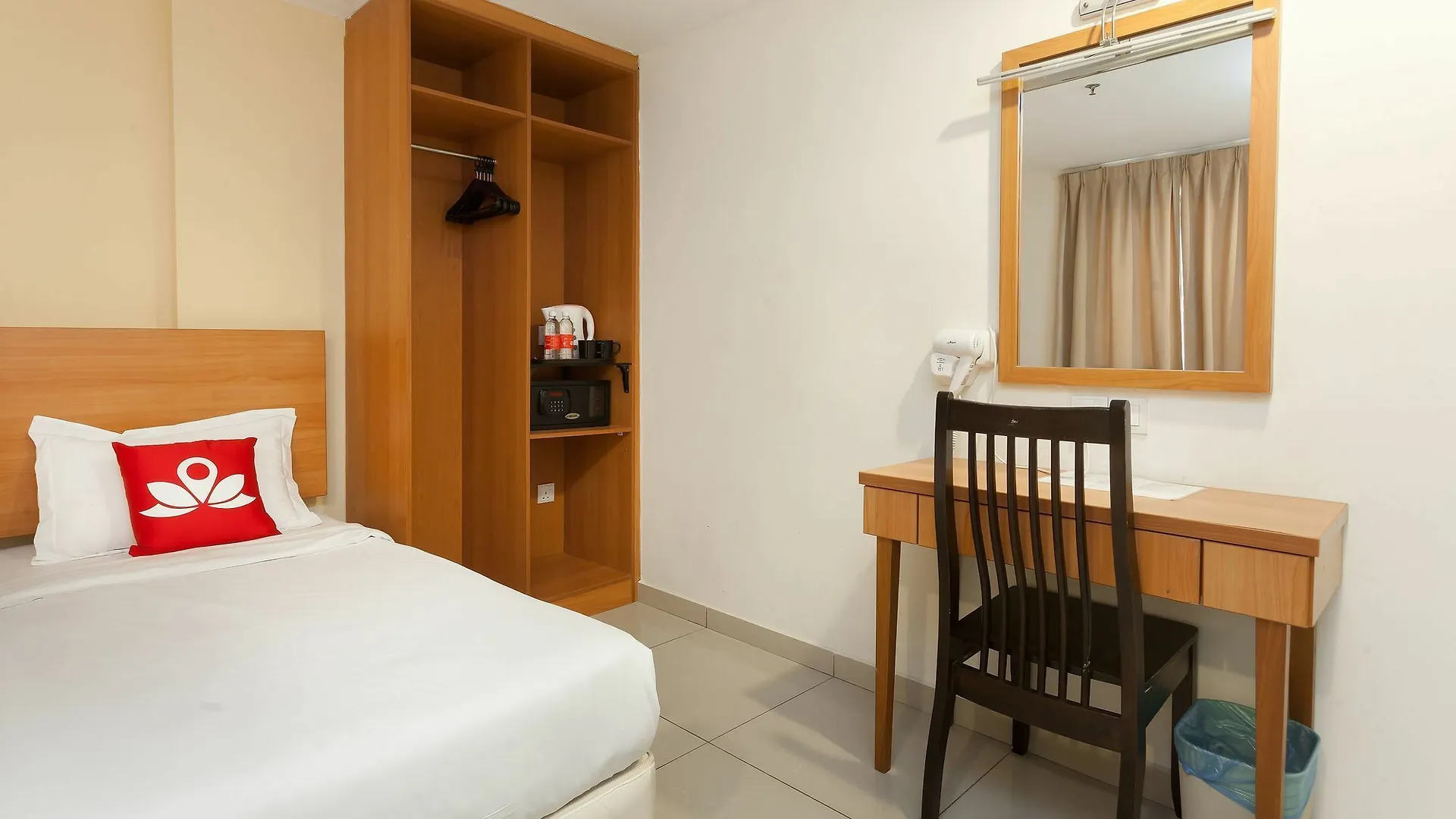 **  Zen Rooms My Hotel @ Sentral Kuala Lumpur Malaysia